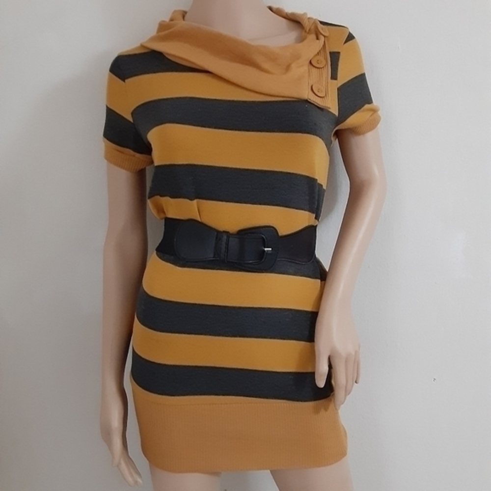 Eye candy knit top striped size M⭐️